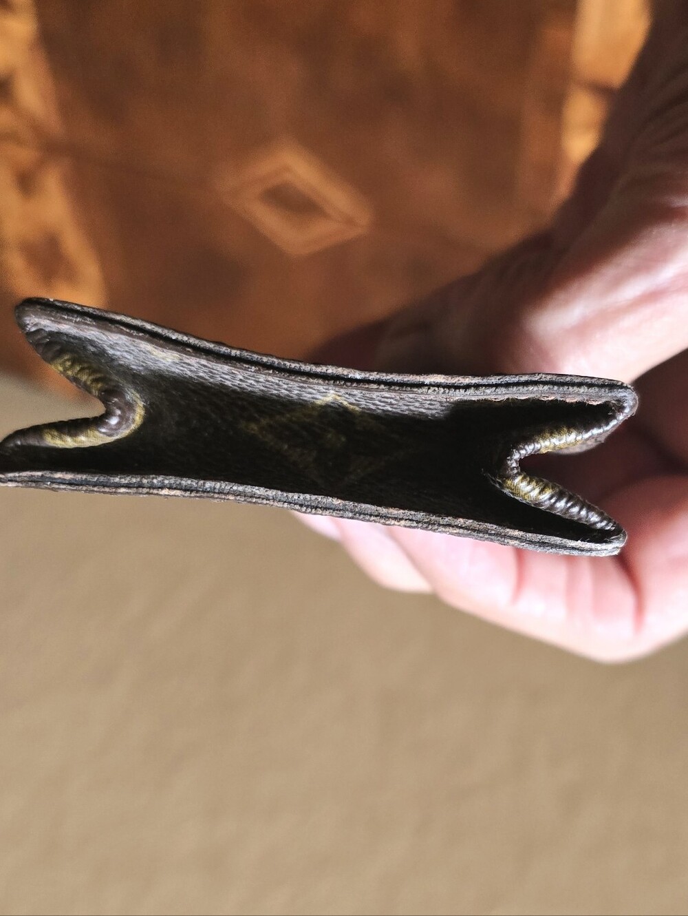 LOUIS VUITTON EYEGLASS HOLDER - Picture 5 of 5